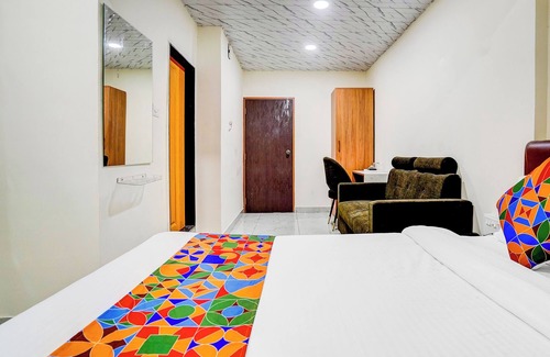 Pune Hotel | FabHotel Omkar & Lodging - phoenix market city