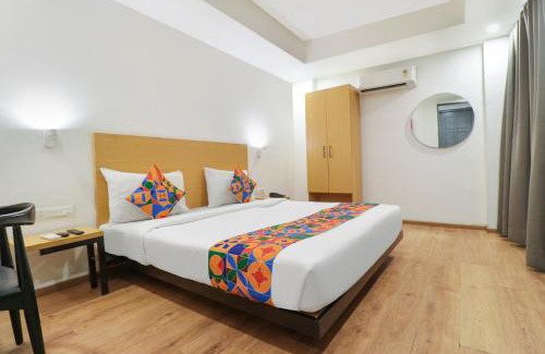Sector 14 Hotel | FabHotel Pantao Stays