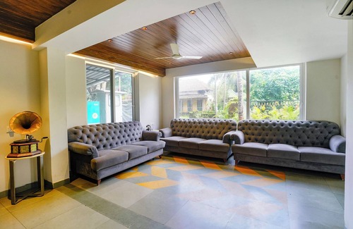 Gauravaddo Hotel | Fabhotel Prime Twin Fountains