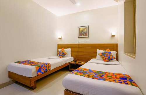 Grant Road Hotel | FabHotel Rahat
