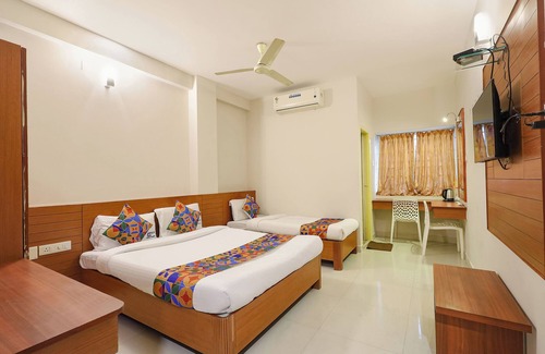 Triplicane Hotel | Fabhotel Rkh Skyline Residency