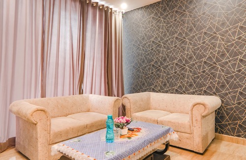 Indira Nagar Hotel | Fabhotel Silver Stone Inn