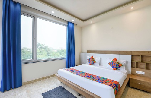 Sector 39 Hotel | Fabhotel Skylight Inn