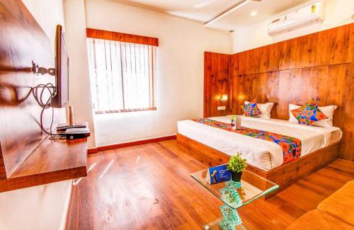 Pulikeshi Nagar Hotel | FabHotel Vista Suites - Frazer Town