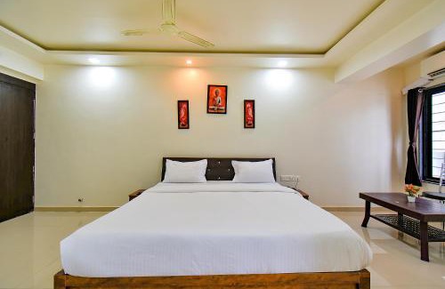 Nanded Hotel | FabHotel White House - Nr Sinhagad speciality Hospital
