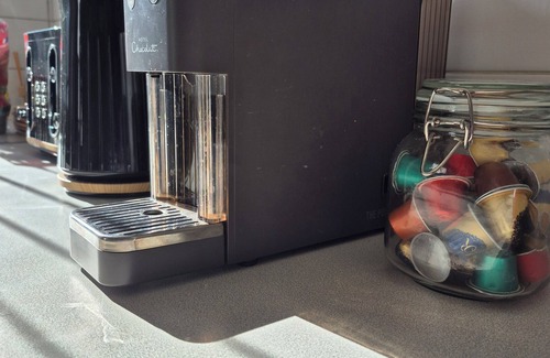 Carnlough Apartment | Fabulolous 1-bedroom apartment in quaint Carnlough with 3 minute walk to beach.