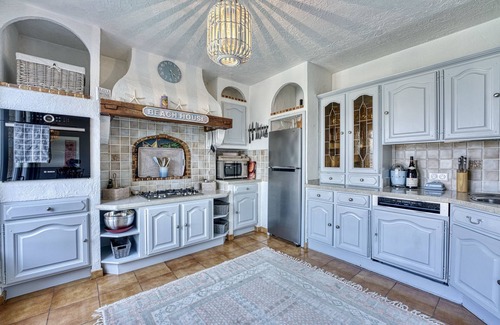 Mandelieu-La-Napoule Villa | Fabulous 5 Bedroom Villa near Cannes perfect for the Lions Festival. n