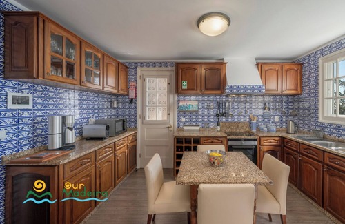 Garajau Villa | Fabulous cliff-face villa, sea-view | Vista Grande