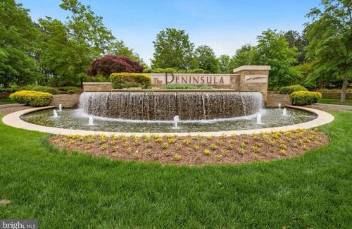 Long Neck Apartment | Fabulous on the Fairway!