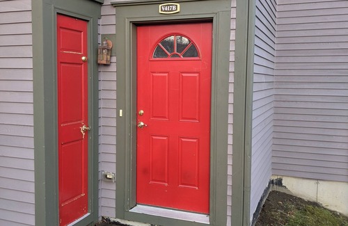 North Troy Condo | Fabulous ski in/ski out 2 bedroom condo, steps away from Grammy Jay trail!