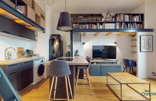 Fer a Cheval Apartment | Fac 5 · Tram/métro vue Garonne Parking