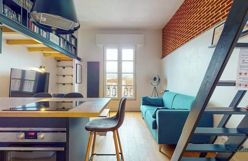 Fer a Cheval Apartment | Fac 5 · Tram/métro vue Garonne Parking