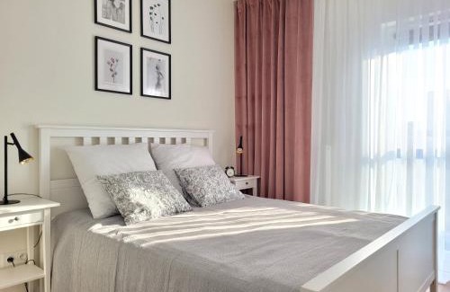 Praga Polnoc Apartment | Factory apartment in historical estate, air conditioned, Metro