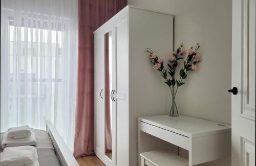 Praga Polnoc Apartment | Factory apartment in historical estate, air conditioned, Metro