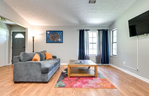 Fairburn House | Fairburn Home with 2 Decks, Grill and Outdoor Dining!