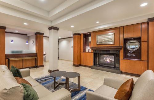 Madison Hotel | Fairfield Inn and Suites by Marriott Madison East