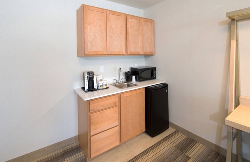 Chesterfield Hotel | Fairfield Inn & Suites by Marriott Detroit Chesterfield