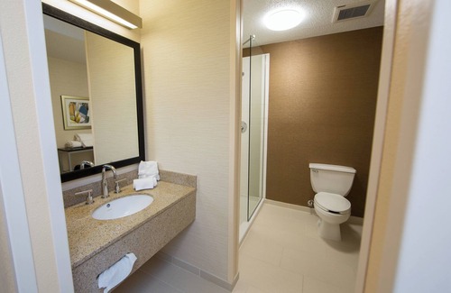 Burlington Hotel | Fairfield Inn & Suites by Marriott Burlington