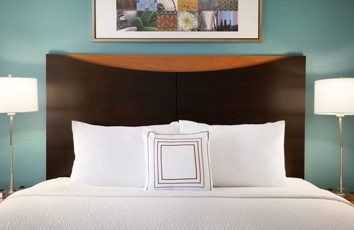 Lima Hotel | Fairfield Inn & Suites by Marriott Lima