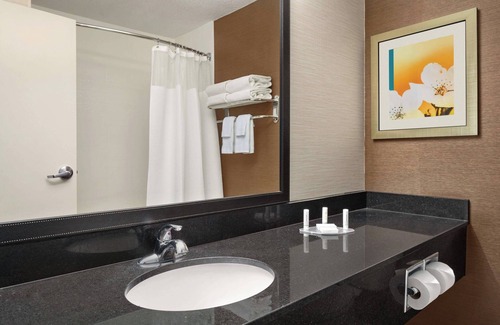 Lima Hotel | Fairfield Inn & Suites by Marriott Lima