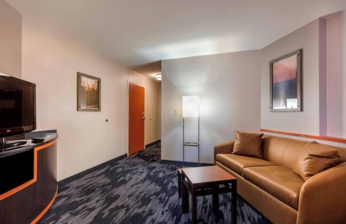 Columbus Hotel | Fairfield Inn & Suites Columbus
