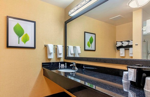 Columbus Hotel | Fairfield Inn & Suites Columbus