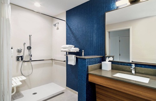 Hanford Hotel | Fairfield Inn & Suites Hanford