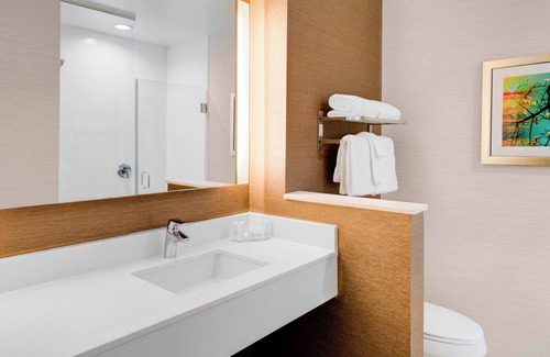 Greenacres Hotel | Fairfield Inn & Suites by Marriott Bakersfield North/Airport
