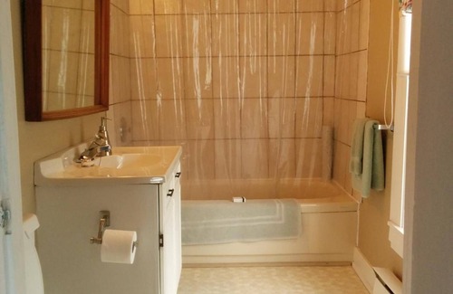 Mahone Bay Bed & Breakfast | Fairmont House Bed & Breakfast