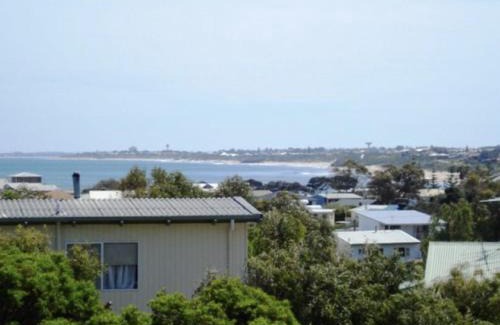 Falcon House | Falcon Bay Family Retreat