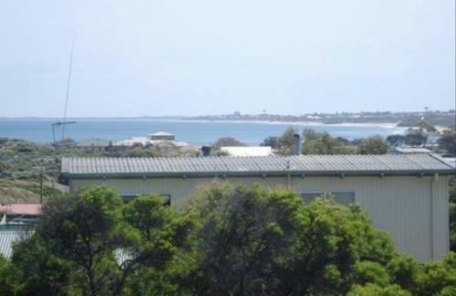 Falcon House | Falcon Bay Family Retreat