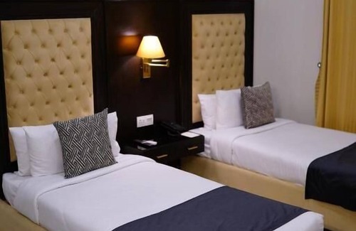 Gulberg Hotel | Faletti's Grand MM Alam Road