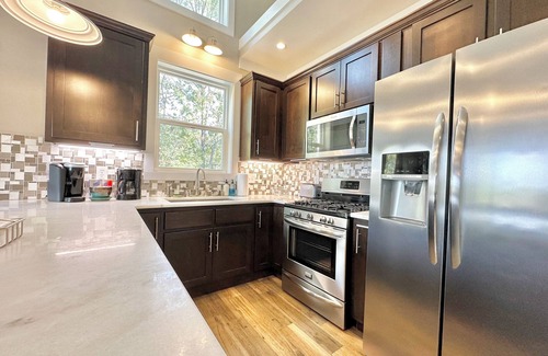 Cedar Bluff House | Fall Getaway at the UPPER level of Your Big Lake House-Hot tub, Kayaks, Fire Pit