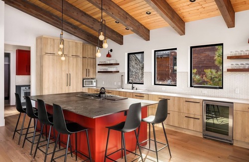 Cle Elum House | Fall-Winter fun! 5bd/4.5ba with spectacular views in the center of the resort!