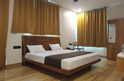 Takkalai Hotel | Falls Regency