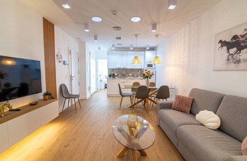 Valdepenas Apartment | Familiar Suite - MQ Suites Veronica