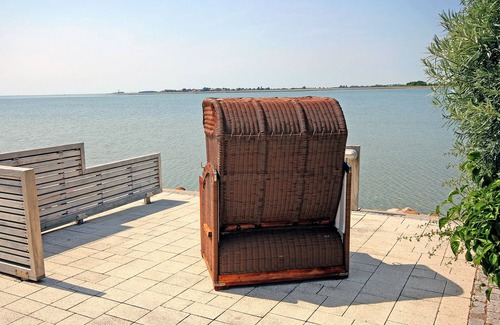 Lemkenhafen Apartment | Family apartment - balcony with great harbor views