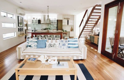 Twin Waters House | Family Beach House at Twin Waters Resort