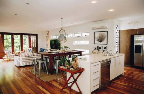 Twin Waters House | Family Beach House at Twin Waters Resort