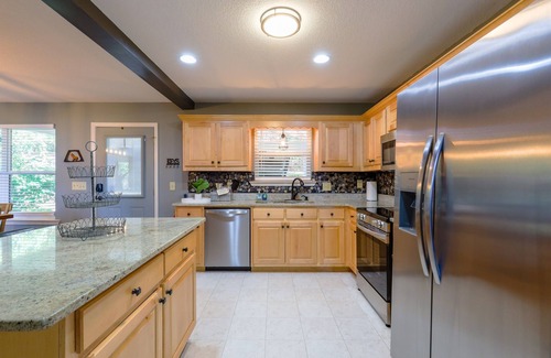 Clayton House | Family Escape w/Views | Golf | Firepit | Game Room