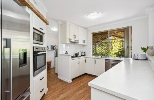 Silver Sands House | Family Escape Walk To Beach Park Views