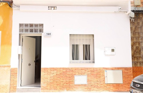 Port de Sagunt House | Family-Friendly Modern Home Near the Beach with Terrace and High-Speed Internet