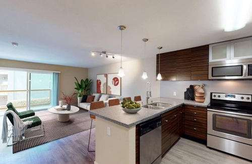 East San Mateo Condo | Family-Friendly 2BR Condo in City South with Pool