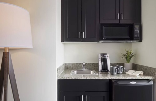 Capitol Hill Hotel | Family-Friendly 4-Unit Stay | Near DC Icons & Perfect for History Enthusiasts