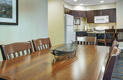Pinetop Resort | Family Friendly Condo w/Fireplace, Resort Pool, Full Kitchen & Balcony