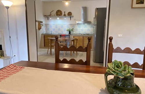 Galtelli Apartment | Family-friendly holiday home nestled in nature with a garden, near the sea