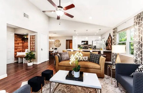 Barker House | Family-Friendly Home Near Great Southwest Equestrian Center – Horse Show Special