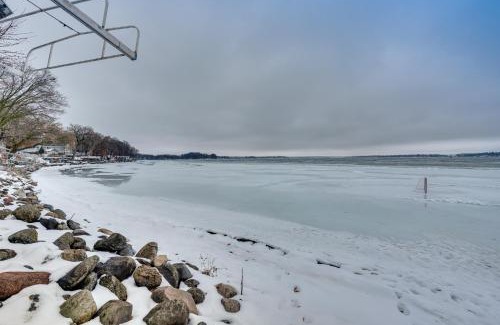 McFarland House | Family-Friendly Lake Waubesa Home Boat and Swim!