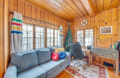 McFarland House | Family-Friendly Lake Waubesa Home Boat and Swim!