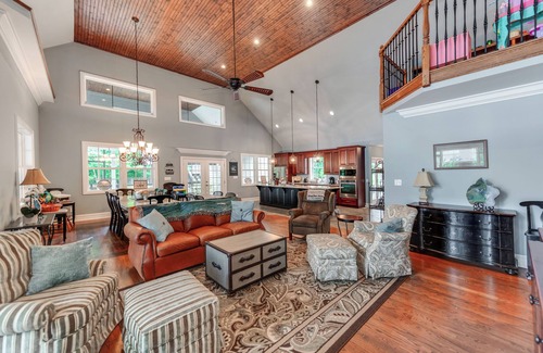 Clover House | Family-Friendly Lake Wylie House: 3BR Retreat Sleeps 14 for the Perfect Getaway
